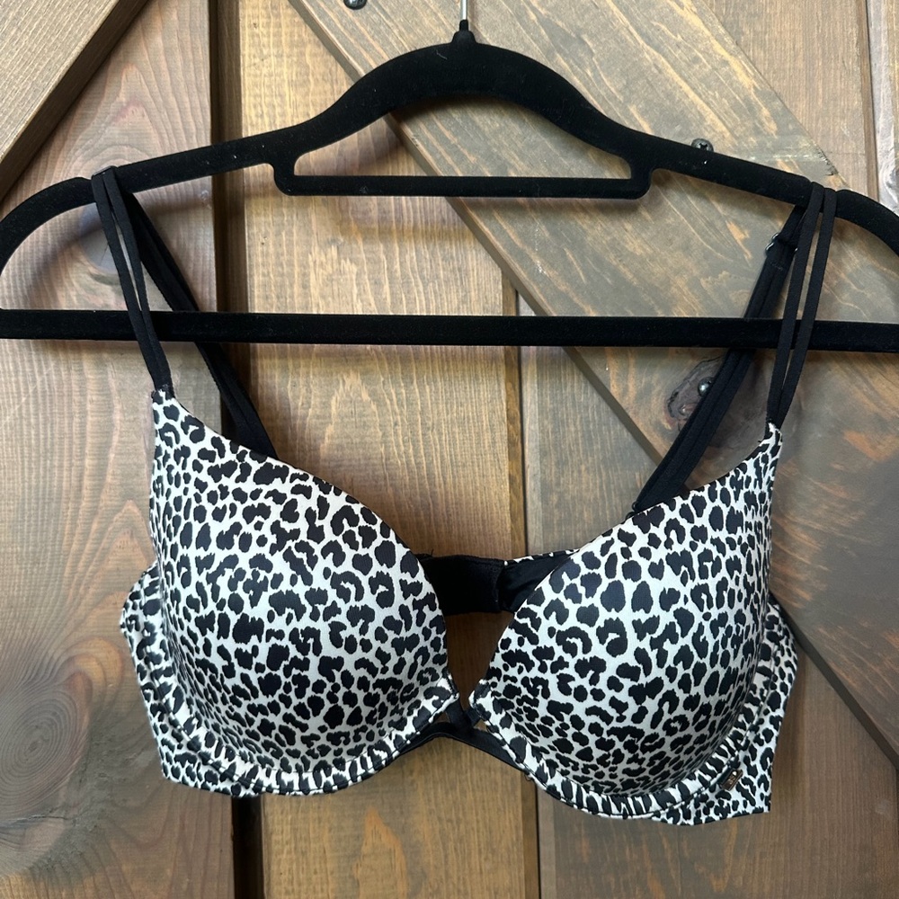 Victoria's Secret Leopard Print Bra in Black and White